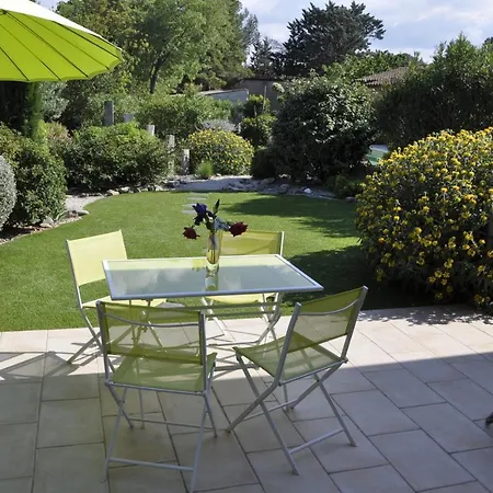 Apartamento Martichris Châteauneuf-de-Gadagne Exterior foto